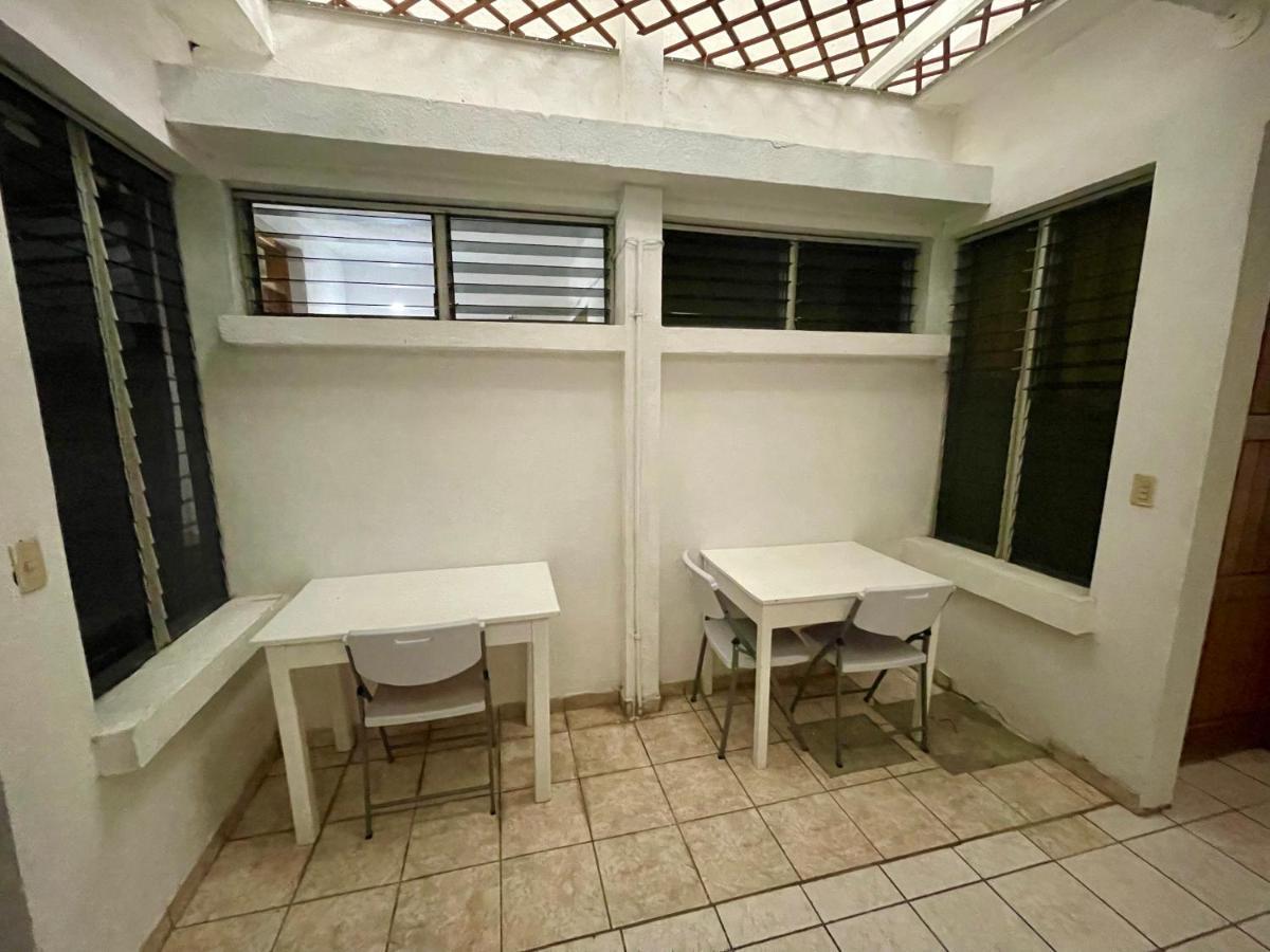 Hostal Inn 1 Flores Ngoại thất bức ảnh