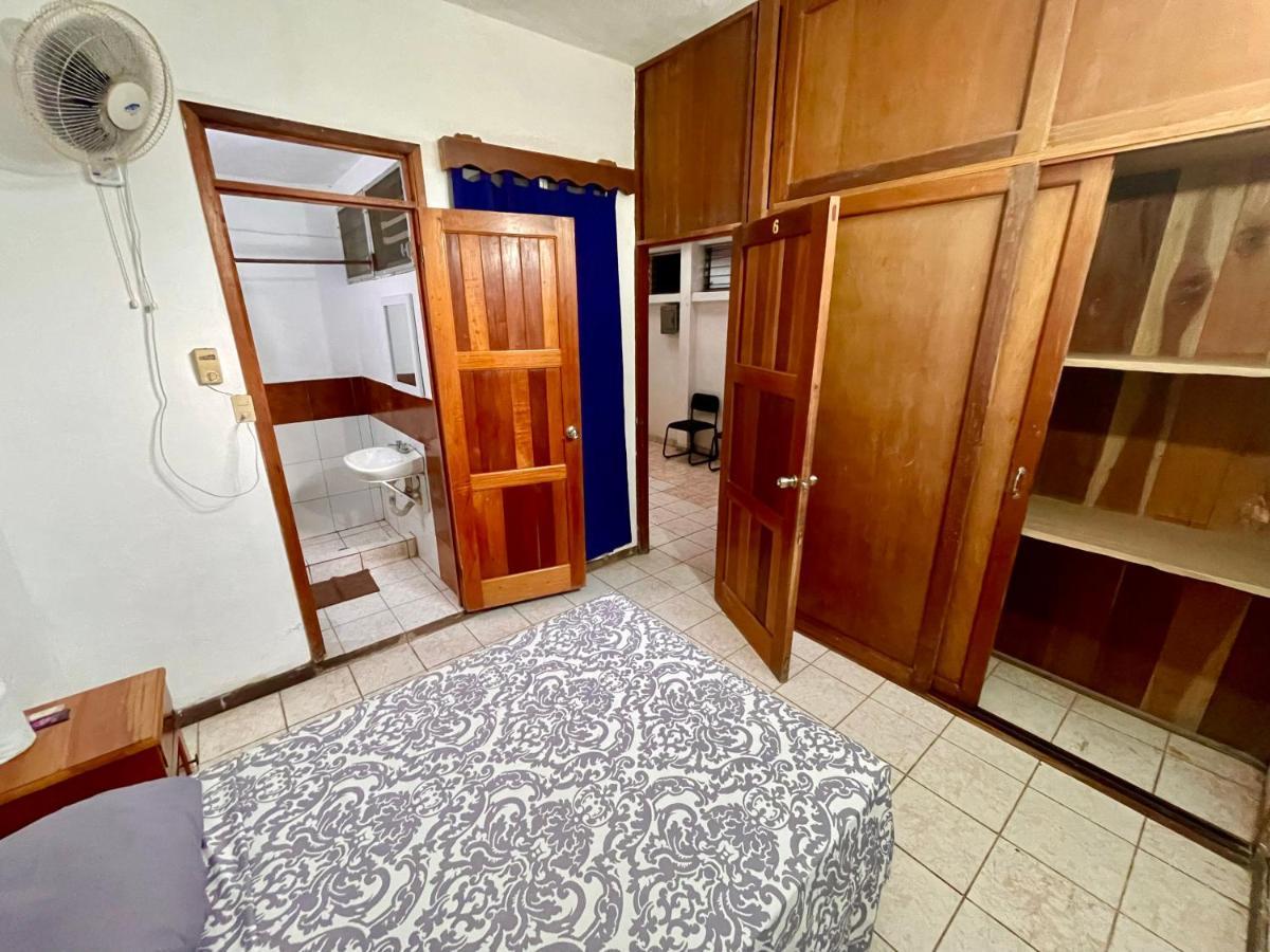 Hostal Inn 1 Flores Ngoại thất bức ảnh
