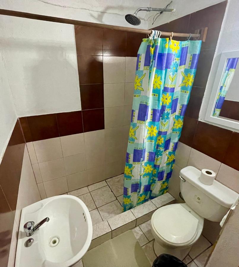 Hostal Inn 1 Flores Ngoại thất bức ảnh