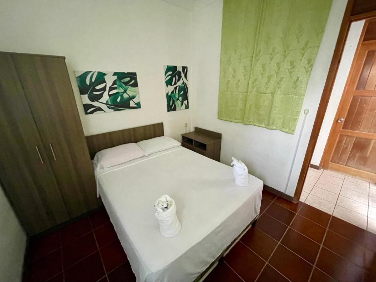 Hostal Inn 1 Flores Ngoại thất bức ảnh