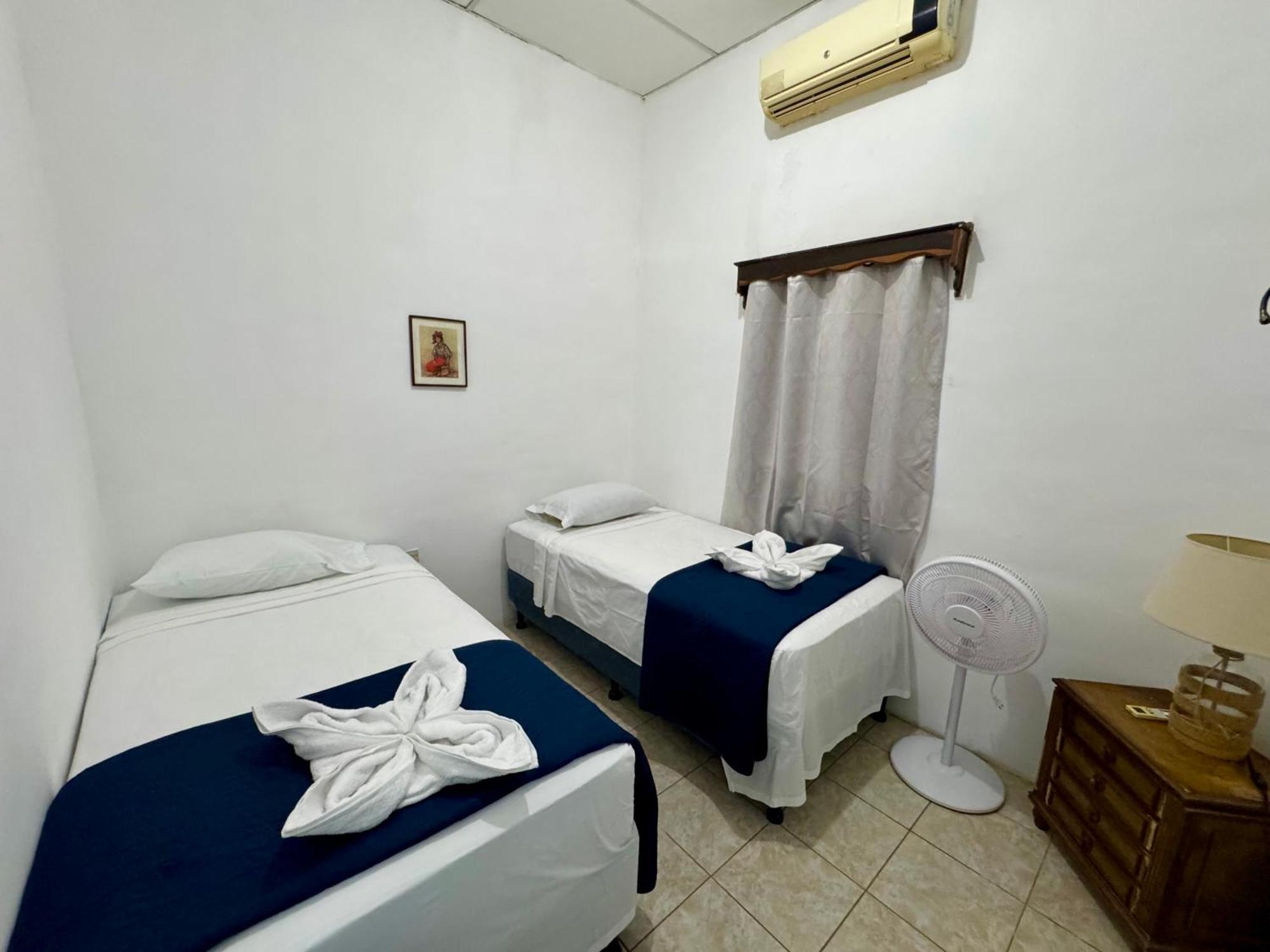 Hostal Inn 1 Flores Ngoại thất bức ảnh